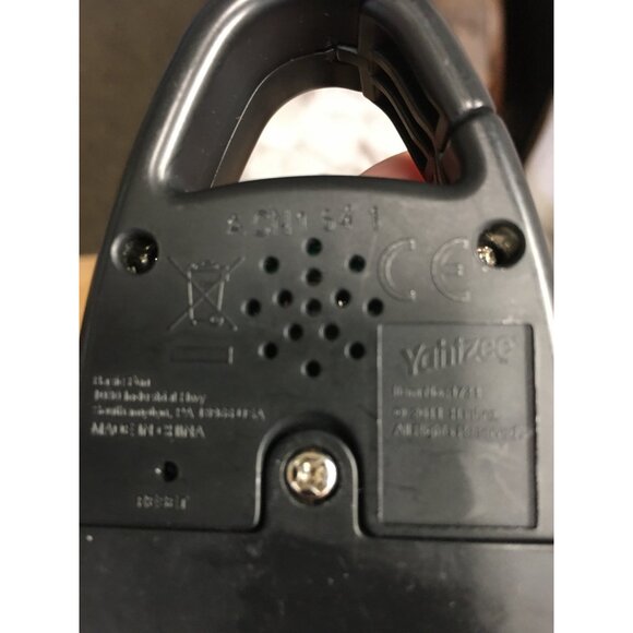 Hasbro Yahtzee Handheld Electronic Game Clip On Carabiner Edition - Works - Picture 5 of 10